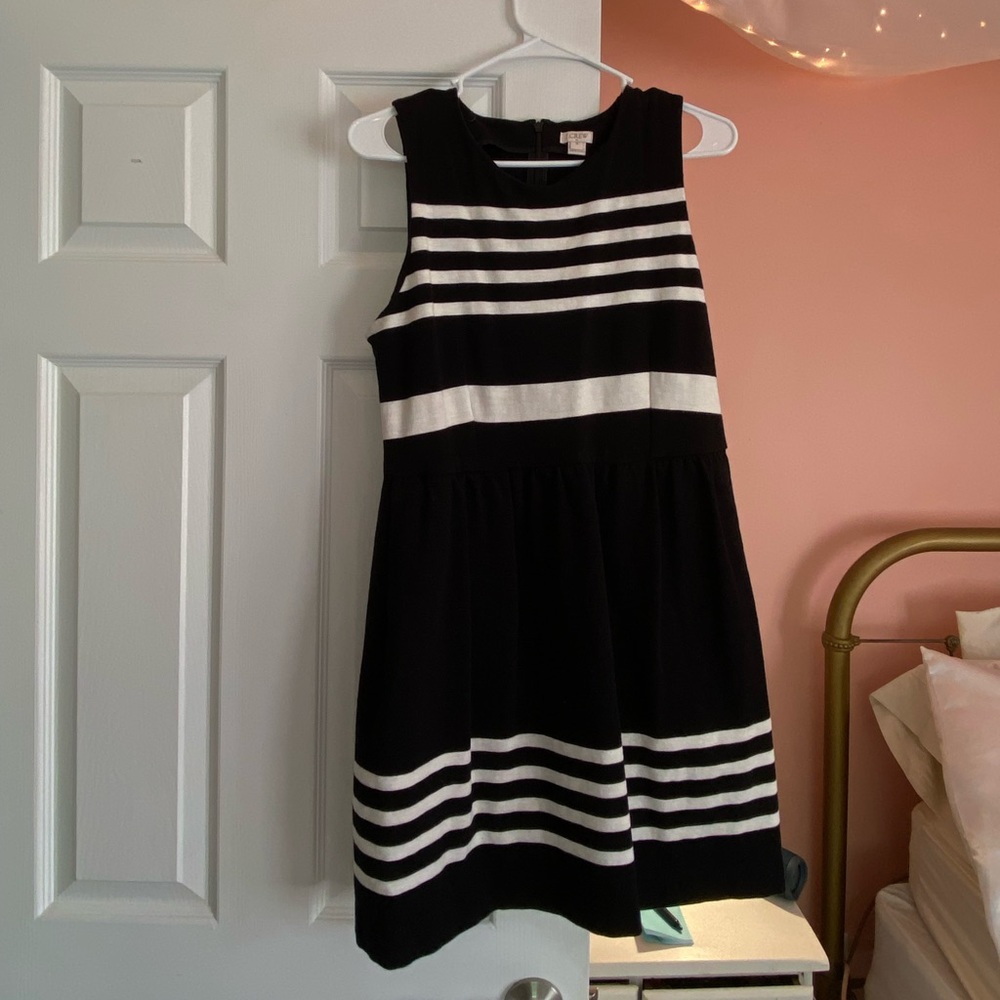 J.Crew B&W Work Dress with Pockets! Size Medium.